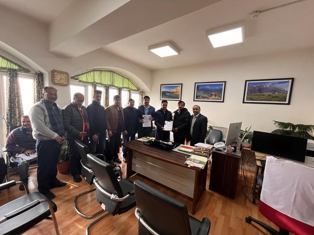 श्रद्धालुओं को नए वर्ष से माता श्री चिंतपूर्णी मंदिर में मिलेंगी रहने, खाने सहित अन्य बेहतर सुविधाएं - राघव शर्मा